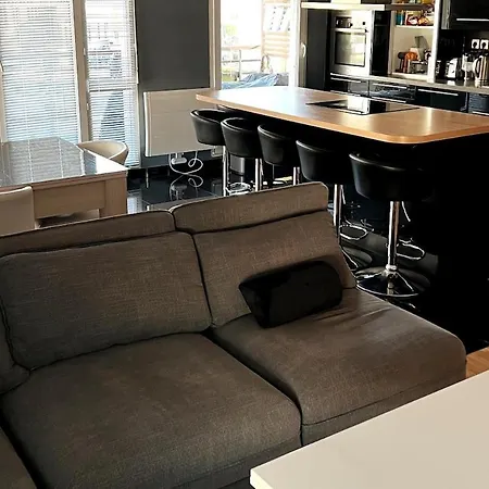 Apartment In Montrouge