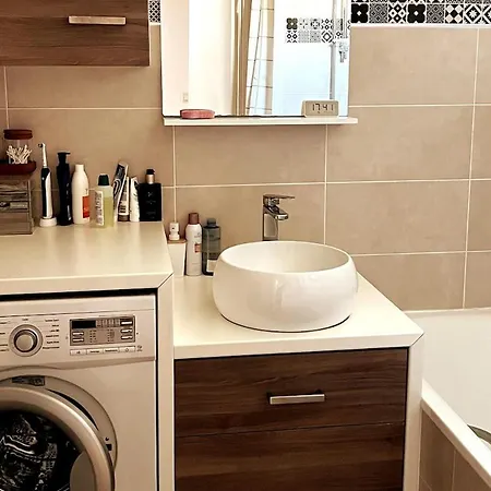 Apartment In Montrouge *